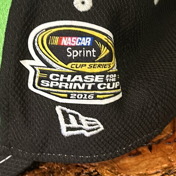 NASCAR Interstate Batteries Cap Men’s 18 Joe Gibbs Racing Sprint Cup Series 2016 - Picture 3 of 10